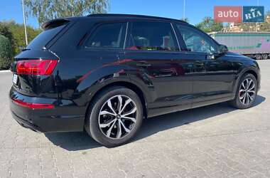 Внедорожник / Кроссовер Audi Q7 2016 в 