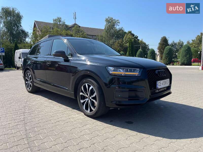 Внедорожник / Кроссовер Audi Q7 2016 в 