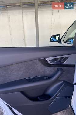 Внедорожник / Кроссовер Audi Q7 2019 в 