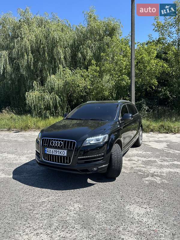 Позашляховик / Кросовер Audi Q7 2014 в Києві