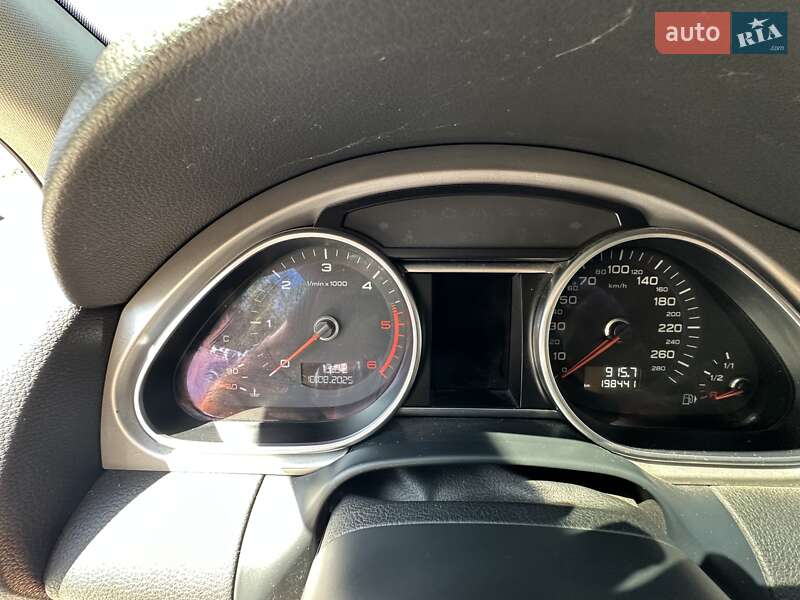 Позашляховик / Кросовер Audi Q7 2014 в Києві