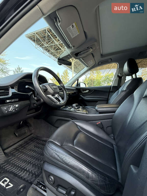 Внедорожник / Кроссовер Audi Q7 2019 в Киеве