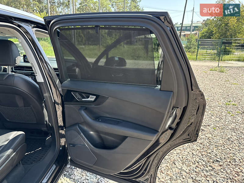Внедорожник / Кроссовер Audi Q7 2019 в Киеве