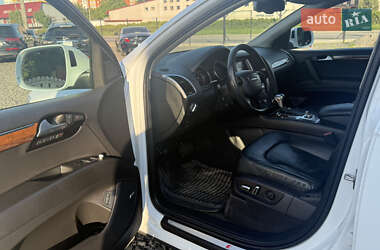 Внедорожник / Кроссовер Audi Q7 2015 в 