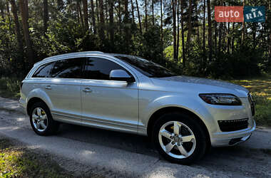 Внедорожник / Кроссовер Audi Q7 2015 в 