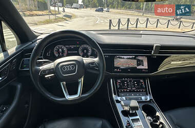 Внедорожник / Кроссовер Audi Q7 2021 в 