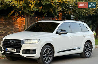 Внедорожник / Кроссовер Audi Q7 2017 в 