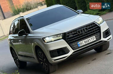 Внедорожник / Кроссовер Audi Q7 2017 в 