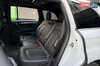 Внедорожник / Кроссовер Audi Q7 2014 в 