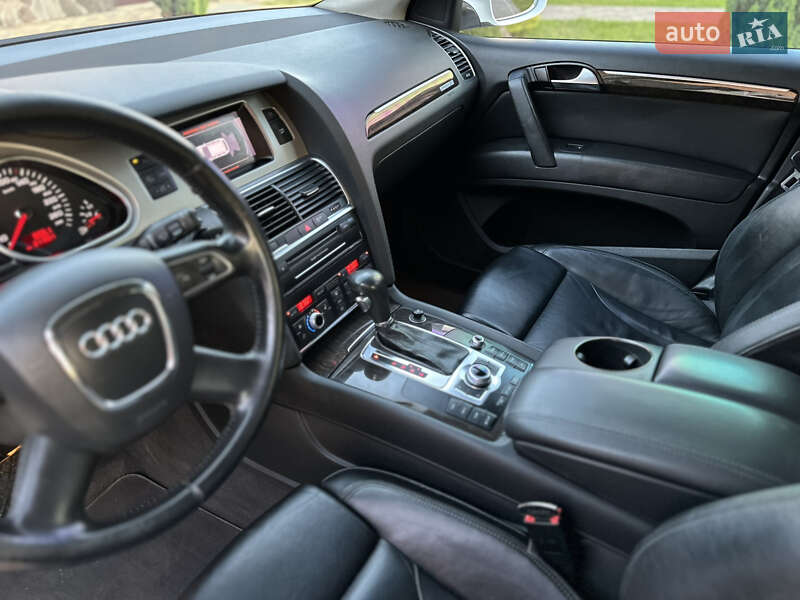 Позашляховик / Кросовер Audi Q7 2011 в Бродах