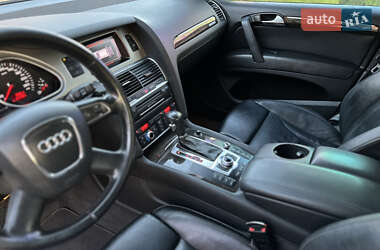 Внедорожник / Кроссовер Audi Q7 2011 в 