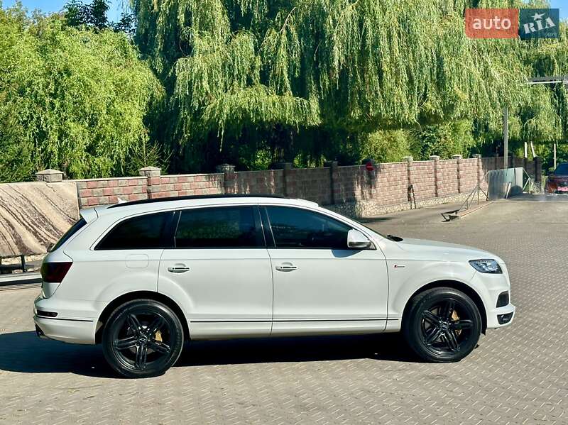 Внедорожник / Кроссовер Audi Q7 2013 в Волочиске