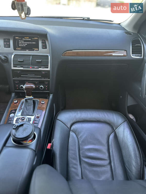 Внедорожник / Кроссовер Audi Q7 2013 в Волочиске