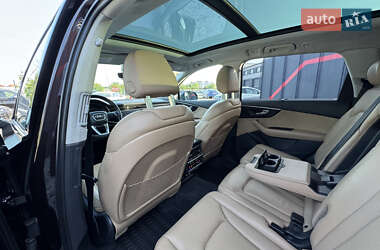 Внедорожник / Кроссовер Audi Q7 2020 в 