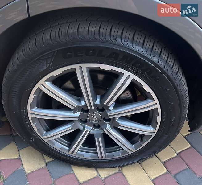 Позашляховик / Кросовер Audi Q7 2017 в Києві