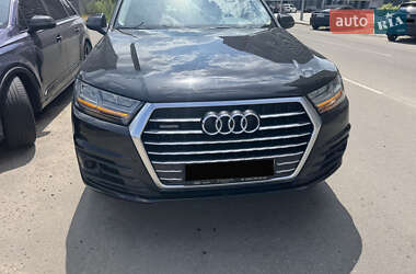 Внедорожник / Кроссовер Audi Q7 2016 в 