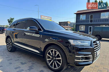 Позашляховик / Кросовер Audi Q7 2018 в 