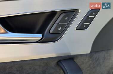 Внедорожник / Кроссовер Audi Q7 2021 в 