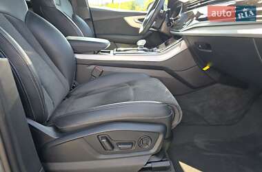 Внедорожник / Кроссовер Audi Q7 2021 в 