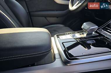 Внедорожник / Кроссовер Audi Q7 2021 в 