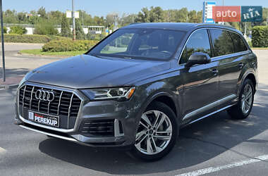 Внедорожник / Кроссовер Audi Q7 2021 в 