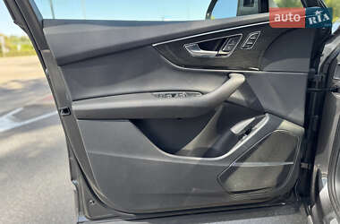 Внедорожник / Кроссовер Audi Q7 2021 в 
