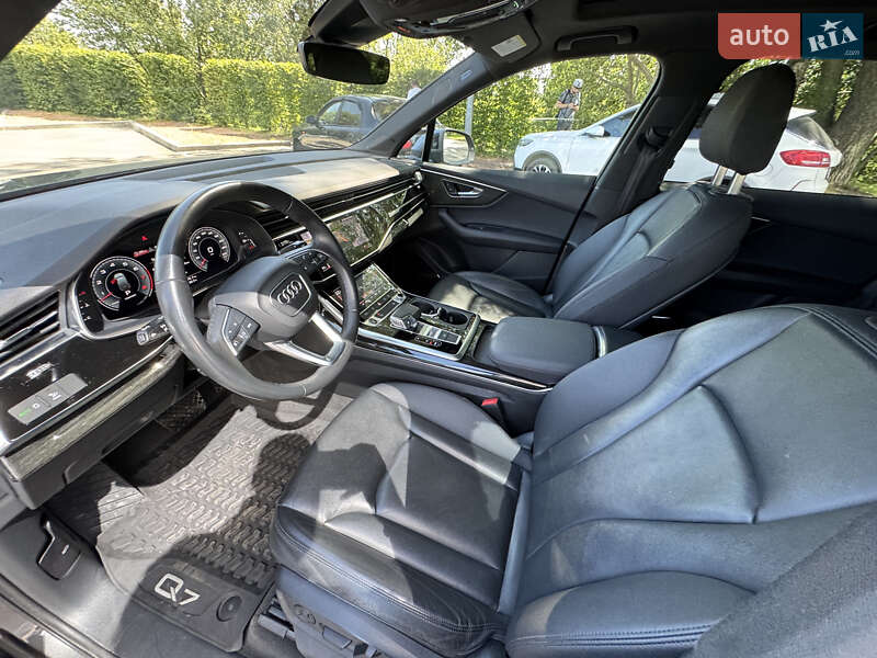 Внедорожник / Кроссовер Audi Q7 2021 в Киеве