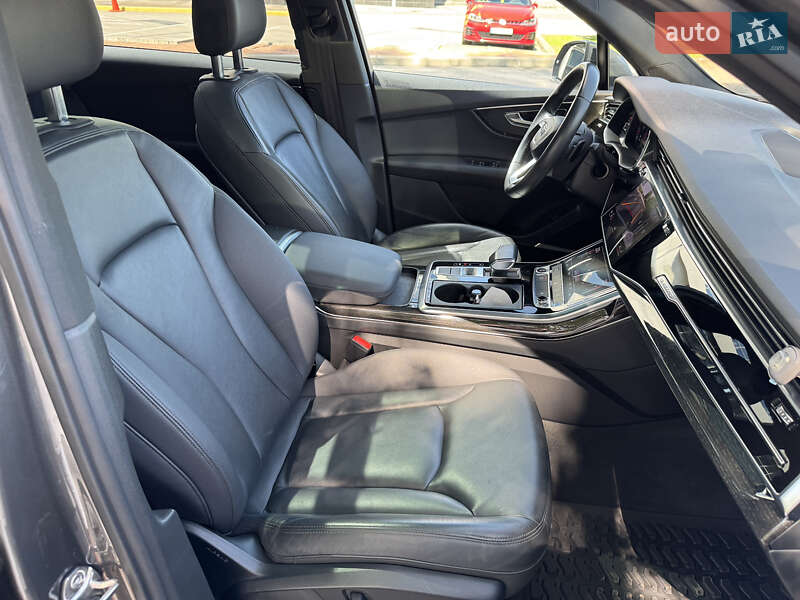 Внедорожник / Кроссовер Audi Q7 2021 в Киеве