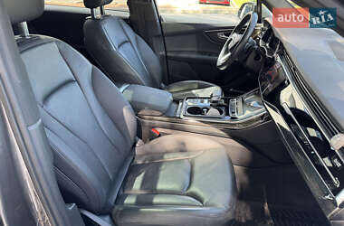 Внедорожник / Кроссовер Audi Q7 2021 в 