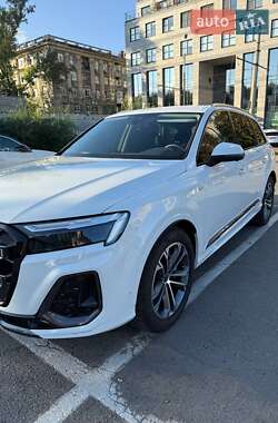 Внедорожник / Кроссовер Audi Q7 2025 в 
