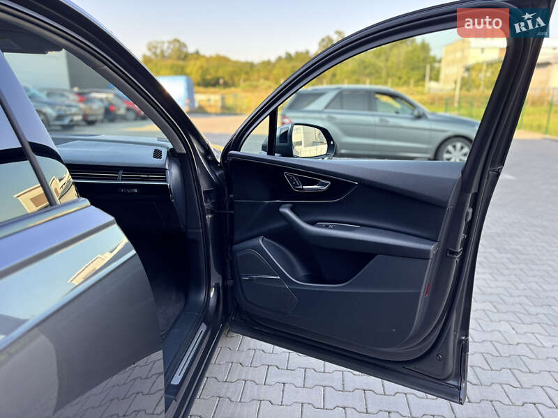 Внедорожник / Кроссовер Audi Q7 2019 в Черновцах