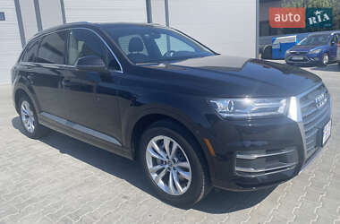 Внедорожник / Кроссовер Audi Q7 2017 в 