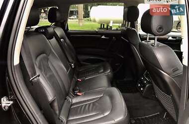 Внедорожник / Кроссовер Audi Q7 2011 в 