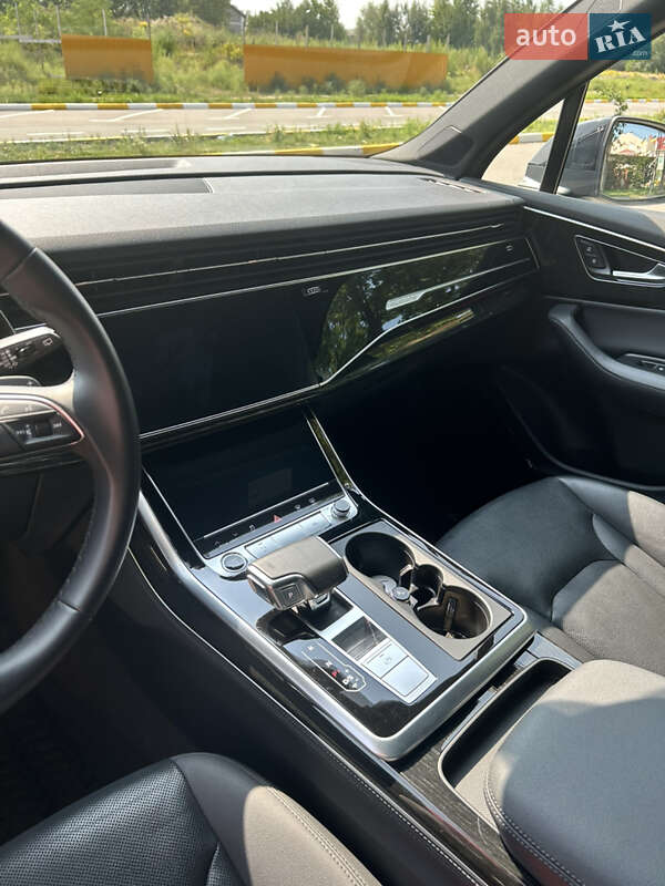 Внедорожник / Кроссовер Audi Q7 2020 в Петропавловской Борщаговке
