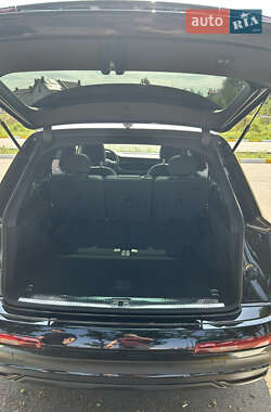 Внедорожник / Кроссовер Audi Q7 2020 в 