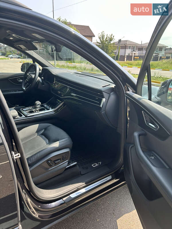 Внедорожник / Кроссовер Audi Q7 2020 в Петропавловской Борщаговке