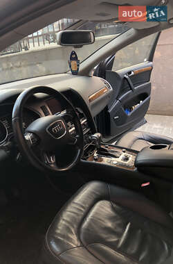 Позашляховик / Кросовер Audi Q7 2015 в 