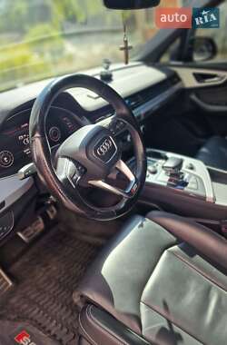 Позашляховик / Кросовер Audi Q7 2017 в 