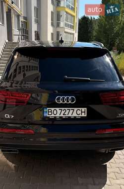Позашляховик / Кросовер Audi Q7 2017 в 