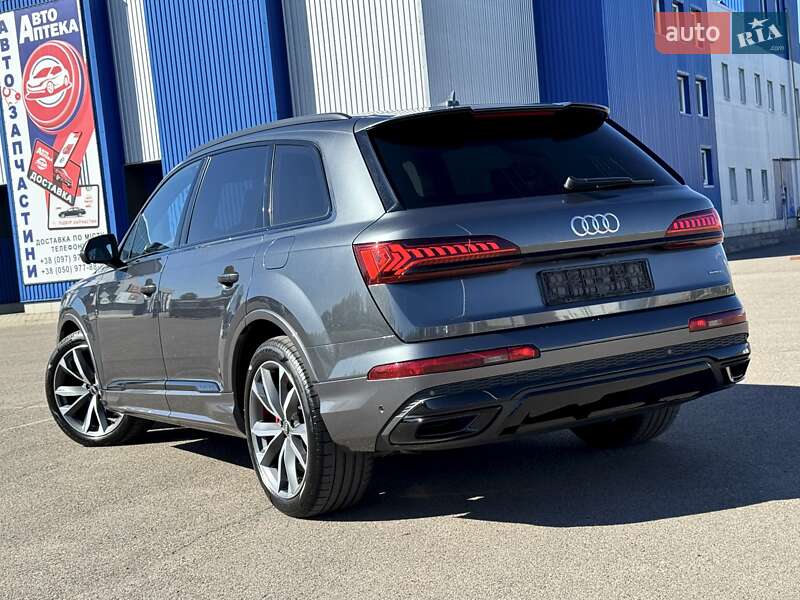 Внедорожник / Кроссовер Audi Q7 2021 в Киеве