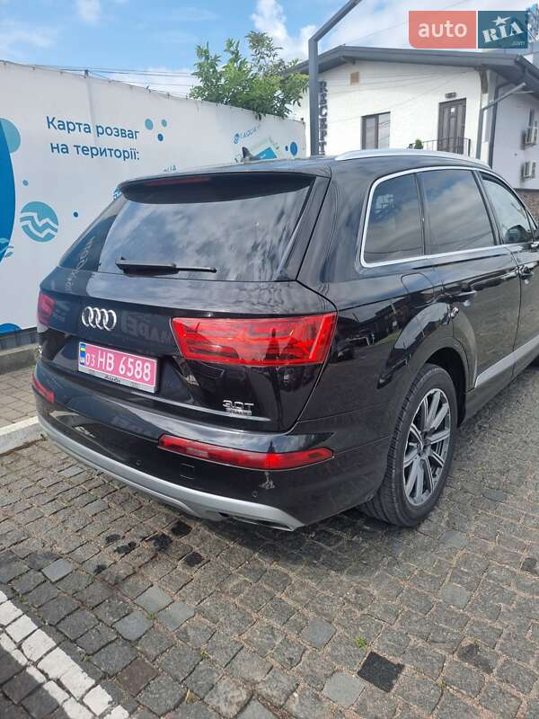 Внедорожник / Кроссовер Audi Q7 2017 в Шумске