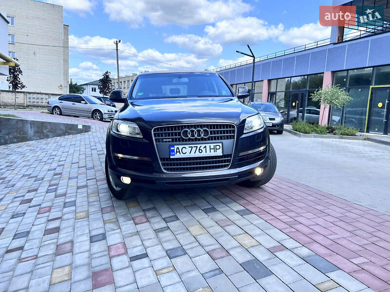 Внедорожник / Кроссовер Audi Q7 2007 в 