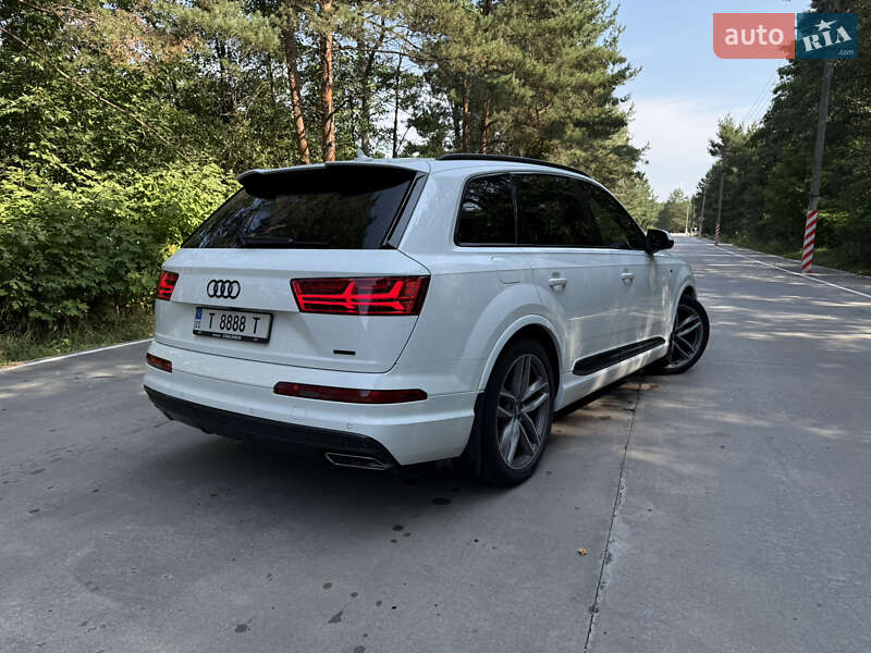 Внедорожник / Кроссовер Audi Q7 2017 в Хмельницком