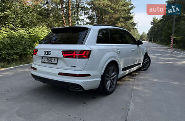 Внедорожник / Кроссовер Audi Q7 2017 в 