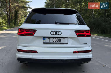 Внедорожник / Кроссовер Audi Q7 2017 в 