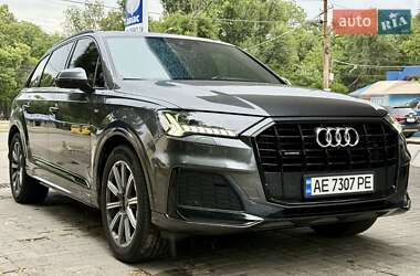 Внедорожник / Кроссовер Audi Q7 2021 в 