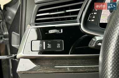 Внедорожник / Кроссовер Audi Q7 2021 в 