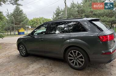 Позашляховик / Кросовер Audi Q7 2018 в 