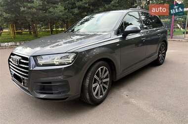 Позашляховик / Кросовер Audi Q7 2018 в 