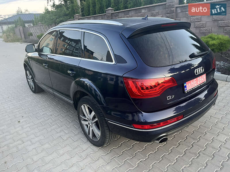 Позашляховик / Кросовер Audi Q7 2013 в Рівному